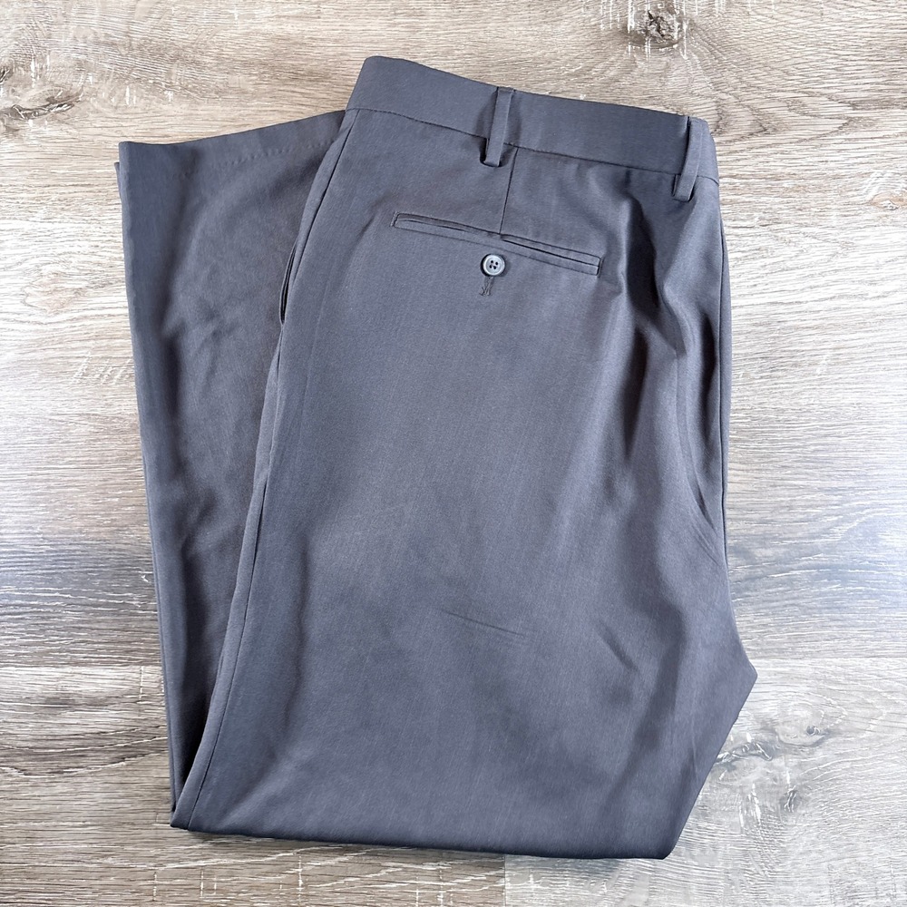 Haggar Straight Fit Men's Slacks Dark Gray Size 46 x 30